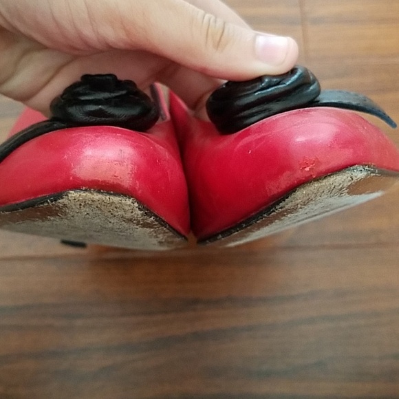 Phyllis Poland Red Heel & Blk Flower - Picture 7 of 8